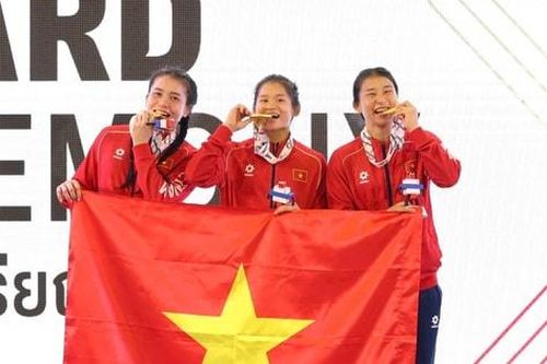 Trưởng Đoàn Thể thao Việt Nam tham dự SEA Games 33 Nguyễn Hồng Minh chia buồn cùng 3 chị em ruột vừa giành HCV SEA Games 33