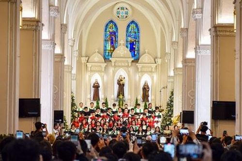 Hà Nội: Các nhà thờ rực rỡ mừng đón Giáng sinh