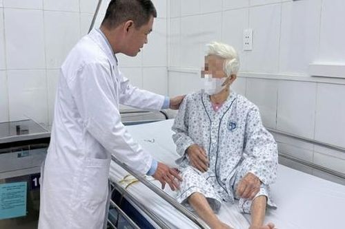Phẫu thuật nội soi thành công cho cụ bà 105 tuổi bị viêm túi mật hoại tử, sỏi ống mật chủ