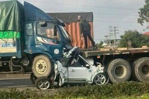 Tai nạn liên hoàn trên QL5, 2 người tử vong, nhiều phương tiện hư hỏng