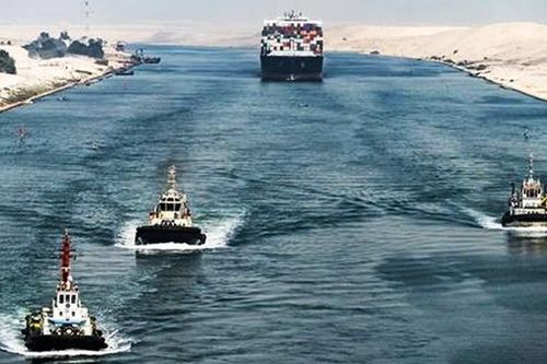 Kênh đào Suez nhộn nhịp trở lại