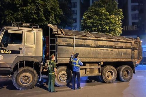 Khai thác dữ liệu từ camera AI để phát hiện các xe chở vật liệu rơi vãi gây ô nhiễm môi trường