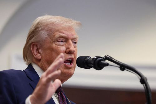 Ông Trump bức xúc