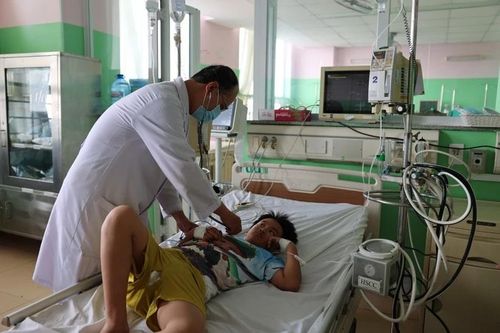 TP.HCM ghi nhận 102 người nghi ngộ độc sau khi ăn bánh mì
