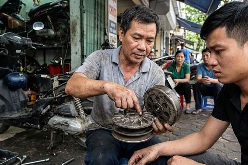 Xe tay ga bị rung đầu khi mới chạy: Nguyên nhân và cách xử lý