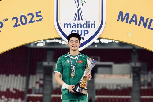 Thủ môn U22 Việt Nam gây sốt mạng xã hội Thái Lan, được bình chọn đẹp trai nhất SEA Games 2025