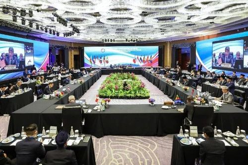 Việt Nam cùng ASEAN thúc đẩy hòa bình giữa Campuchia và Thái Lan