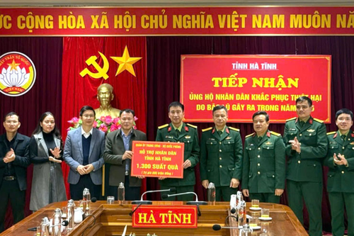 Tình quân dân nơi lũ dữ đi qua