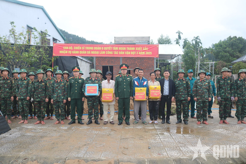 Cục Chính trị Quân khu 4 kiểm tra kết quả 'Chiến dịch Quang Trung' tại TP Huế