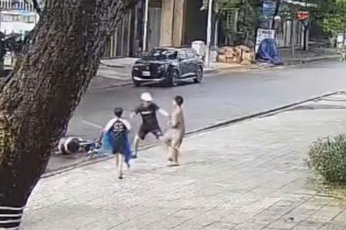Công an xác minh, xử lý vụ 3 bé trai bị hành hung giữa đường