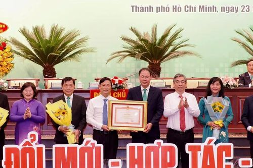 Phát triển nông nghiệp theo hướng sinh thái, hữu cơ, ứng dụng công nghệ cao