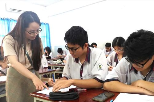 Tìm giải pháp giảm bạo lực học đường và áp lực học tập