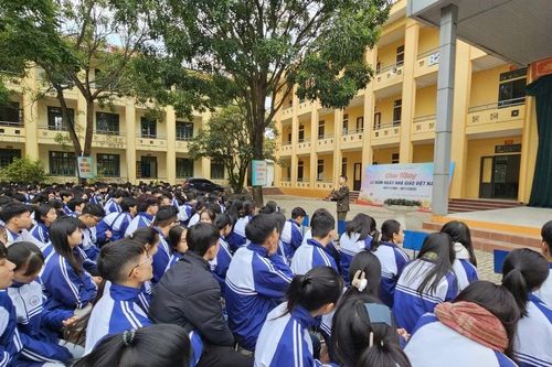 Quan tâm giáo dục kỹ năng sống cho học sinh
