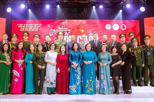 'Dấu chân người lính' – Lời tri ân từ cộng đồng người Việt tại Czech