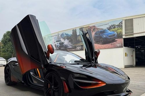 Siêu xe McLaren 750S với màu sơn độc nhất xuất hiện tại Hà Nội