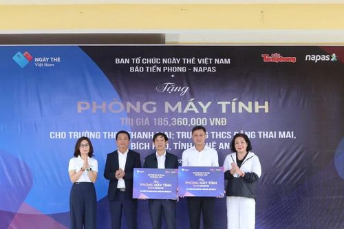 Cầu nối tri thức của Ngày thẻ Việt Nam 2025 đến với học sinh Nghệ An