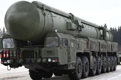 Tên lửa RT-2PM2 Topol-M tầm bắn 11.000km, tốc độ Mach 22: Bí ẩn công nghệ 3 tầng đẩy