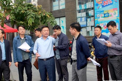 Kiểm tra công tác chỉnh trang đô thị, đảm bảo giao thông đô thị ở khu vực thành phố Vinh cũ