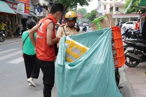 Nhiều tài xế xe công nghệ vẫn vi phạm các quy định an toàn giao thông