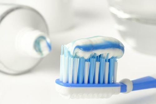 Chăm sóc răng miệng quá mức có thể phản tác dụng