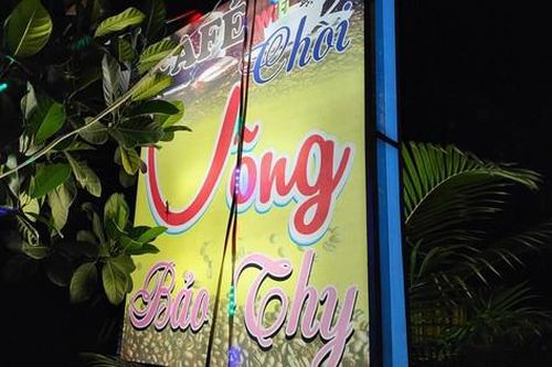Phát hiện 3 nữ nhân viên bán dâm cho 2 khách nam tại quán cà phê chòi
