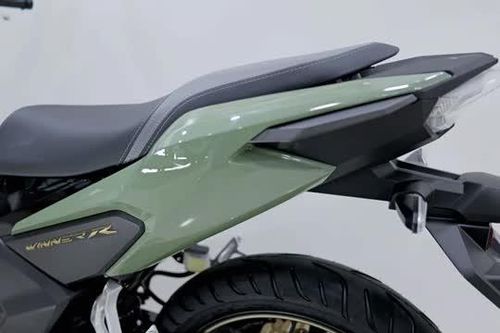 Cận cảnh Honda Winner R phiên bản màu xám đen, giá 50,06 triệu đồng tại Việt Nam
