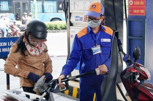 Giá xăng dầu hôm nay 23/12: Tăng rất mạnh