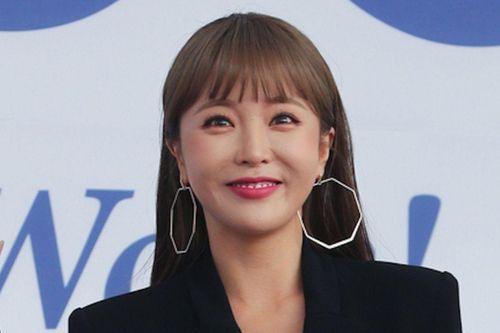 Hong Jin Young phủ nhận cáo buộc liên quan đến 'dì tiêm chích'