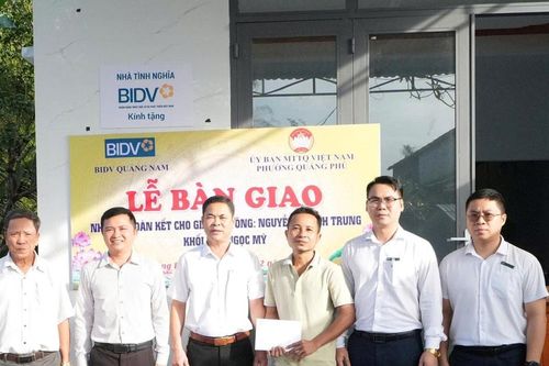 Phường Quảng Phú bàn giao nhà đại đoàn kết cho hộ cận nghèo