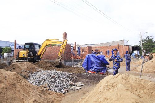 Lữ đoàn 162 tăng cường lực lượng đẩy nhanh tiến độ 'Chiến dịch Quang Trung'