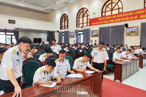 Vùng 4 Hải quân tổ chức Hội thi 'Vũ khí tốt, xe máy, kho, trạm, xưởng chính quy, mẫu mực, an toàn'