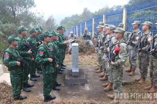 Tuần tra liên hợp biên giới Việt - Trung