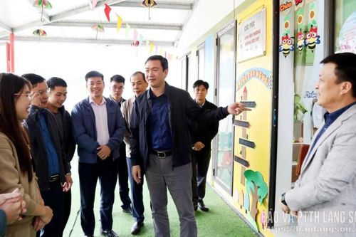 Đồng chí Chủ tịch UBND tỉnh thị sát hiện trạng một số công trình hạ tầng thiết yếu tại xã Thiện Long