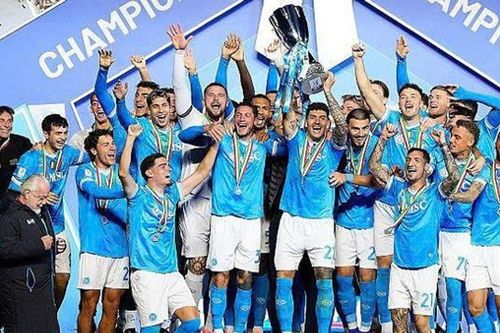 Conte cùng Napoli giành Siêu cúp Italia