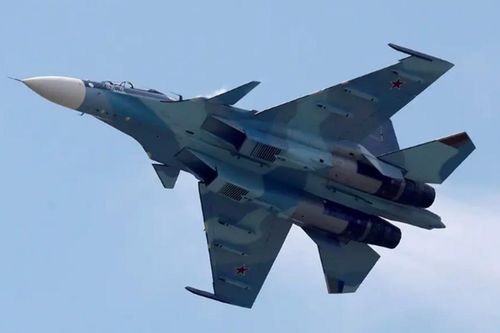 Ukraine tấn công căn cứ Nga, Mỹ thử nghiệm tiếp đạn pháo bằng trực thăng