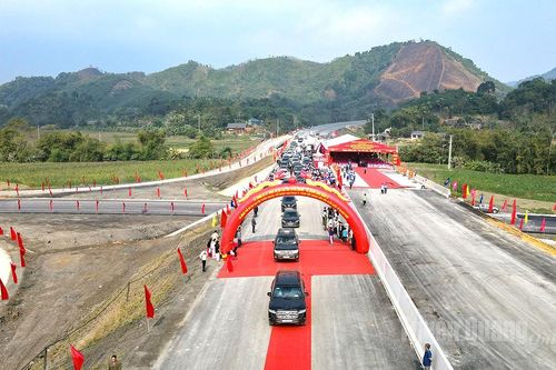 Những công trình ý Đảng, lòng Dân