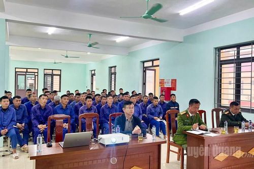 Tư vấn pháp luật, đào tạo nghề và giới thiệu việc làm cho người chuẩn bị tái hòa nhập cộng đồng