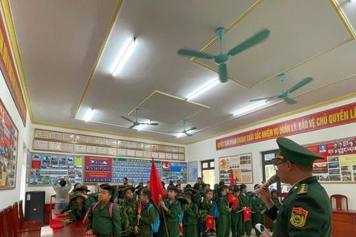 Giáo dục truyền thống, bồi đắp lòng yêu nước cho học sinh vùng biên từ những trải nghiệm thực tiễn