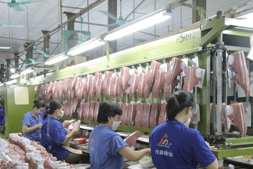 Cuộc đua thoái vốn vào cuối năm 2025: 'Cú hích' từ chính sách và kịch bản cho một làn sóng mới