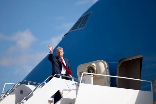 Chính quyền ông Trump tạm dừng 5 dự án điện gió vì lý do an ninh