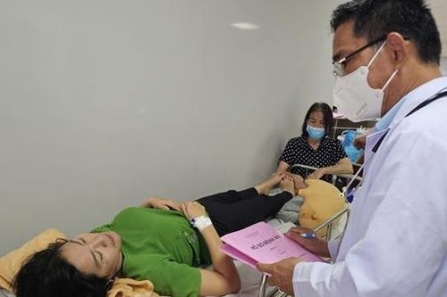 Hơn 100 người ngộ độc sau khi ăn bánh mì Ngọc Hà