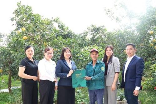 Phụ nữ Chương Mỹ không bỏ ai ở lại phía sau