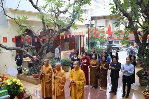 Cầu siêu tưởng niệm các Anh hùng liệt sĩ và nạn nhân bom B52 tại Hà Nội
