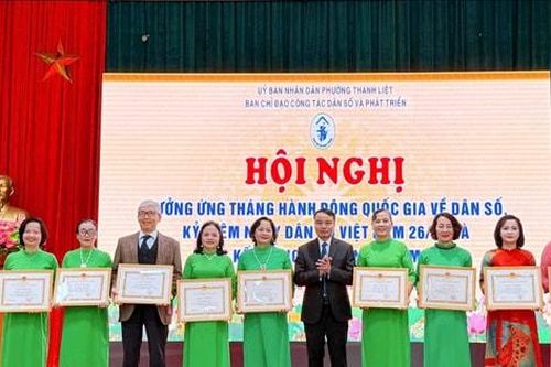 Phường Thanh Liệt khen thưởng 25 tập thể, cá nhân có thành tích xuất sắc trong công tác dân số và phát triển