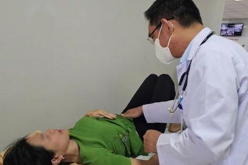 Thông tin mới vụ cả 100 người nghi bị ngộ độc sau khi ăn bánh mì ở TPHCM