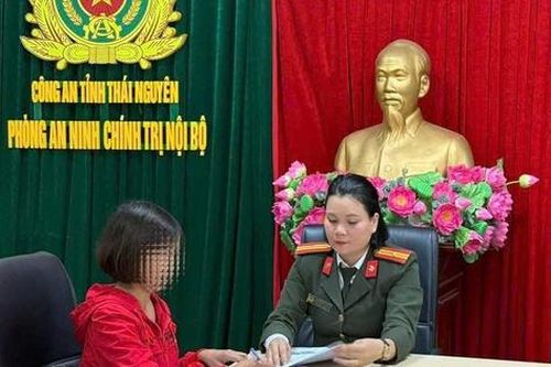 Làm rõ người phụ nữ có hành động phản cảm ở Giải bóng đá Tứ Hùng