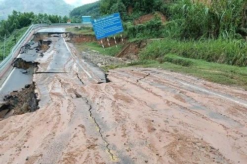 Cho phép lưu thông có điều kiện qua đèo Khánh Lê sau hơn 1 tháng tê liệt vì sạt lở