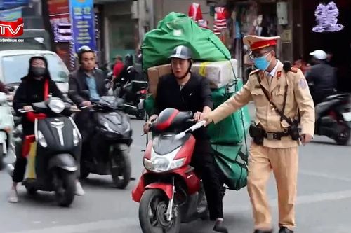 Camera AI 'soi' shipper che biển số 'né' phạt nguội