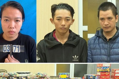 Triệt phá đường dây mua bán nửa tấn pháo qua các hội nhóm kín