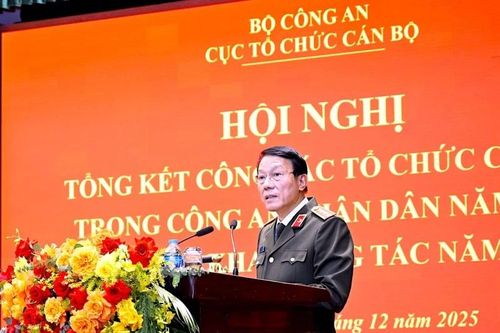 Nhiều tập thể, cá nhân Cục Tổ chức cán bộ vinh dự đón nhận Bằng khen của Thủ tướng Chính phủ